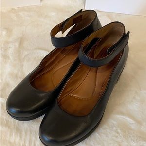 Clark’s super comfy wedge!